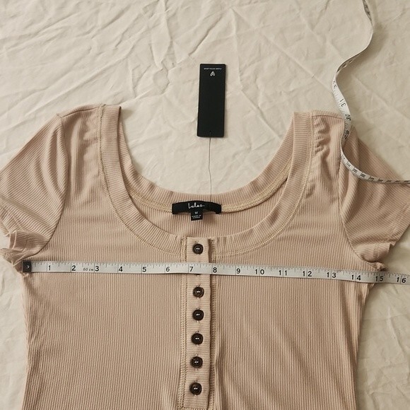 Lulus Ribbed Henley Cropped Top T-shirt Blouse Tan Beige size M new with tag - Picture 8 of 11